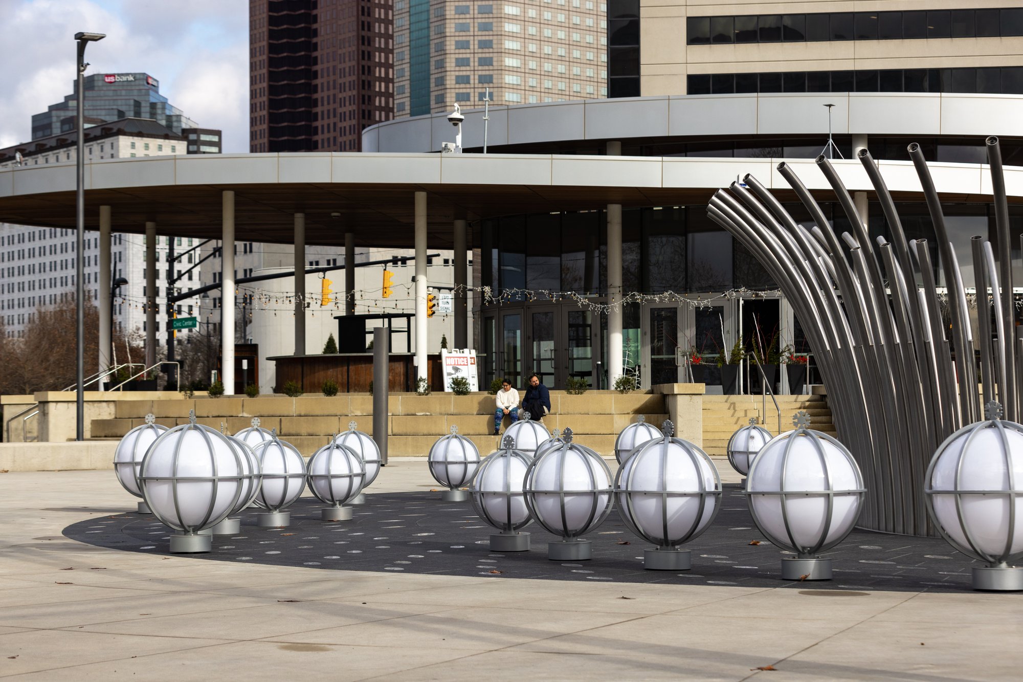 CS_SciotoMile_IlluminatedGlobes_050