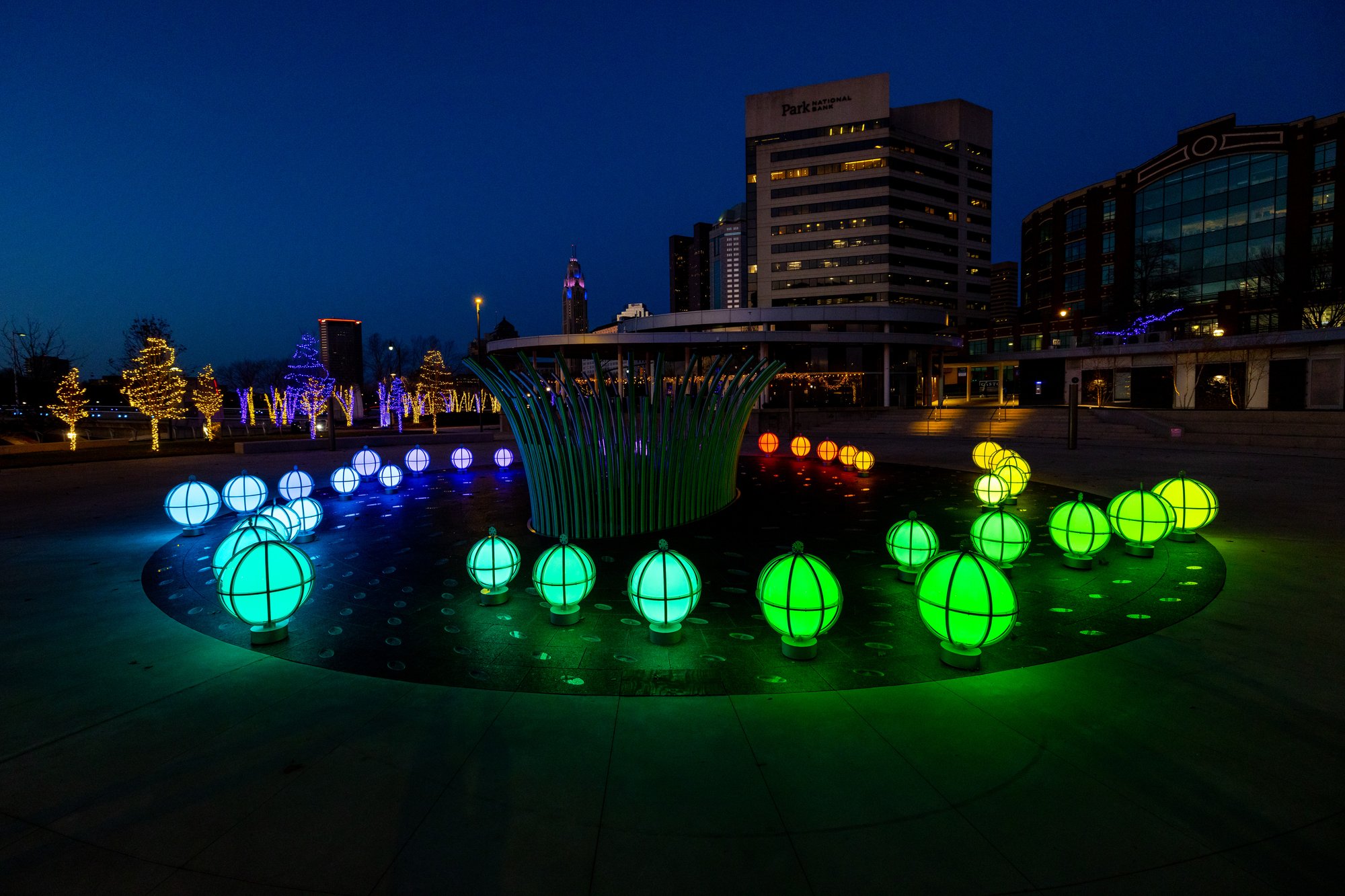CS_SciotoMile_IlluminatedGlobes_100