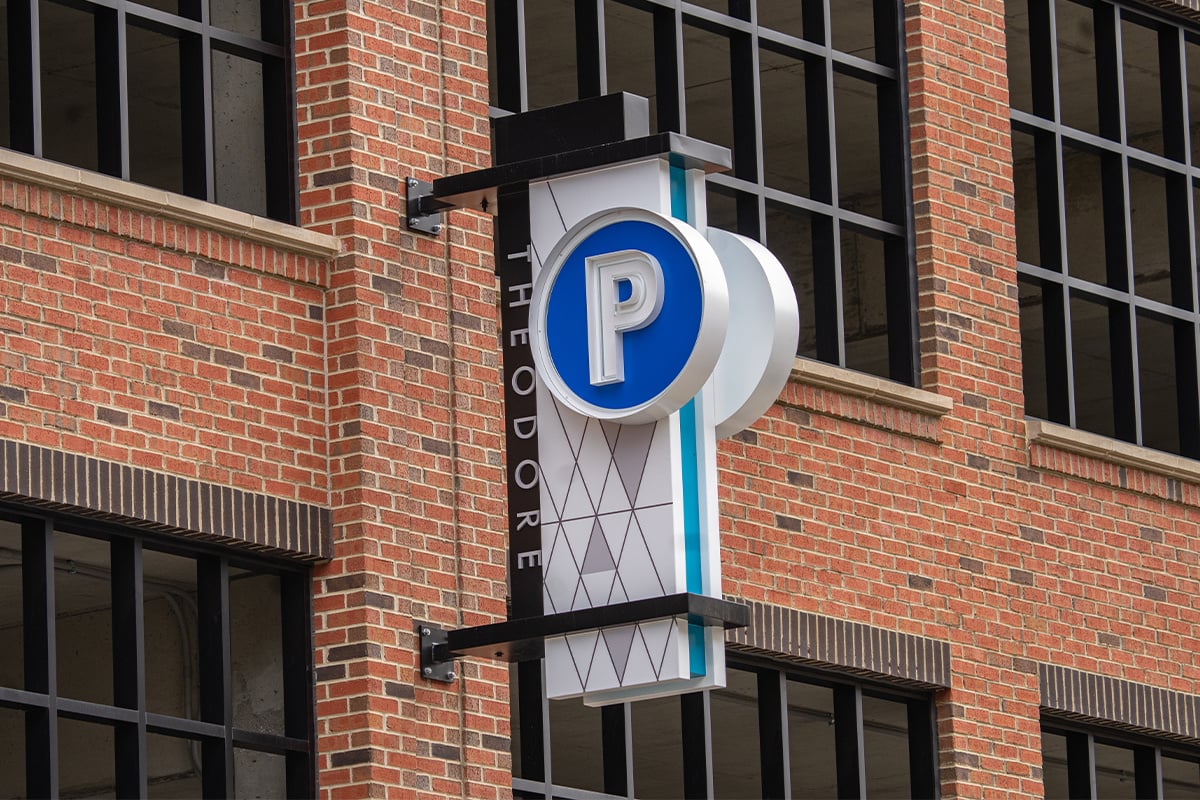 Arch-Signage_BridgePark_ParkingSign_004