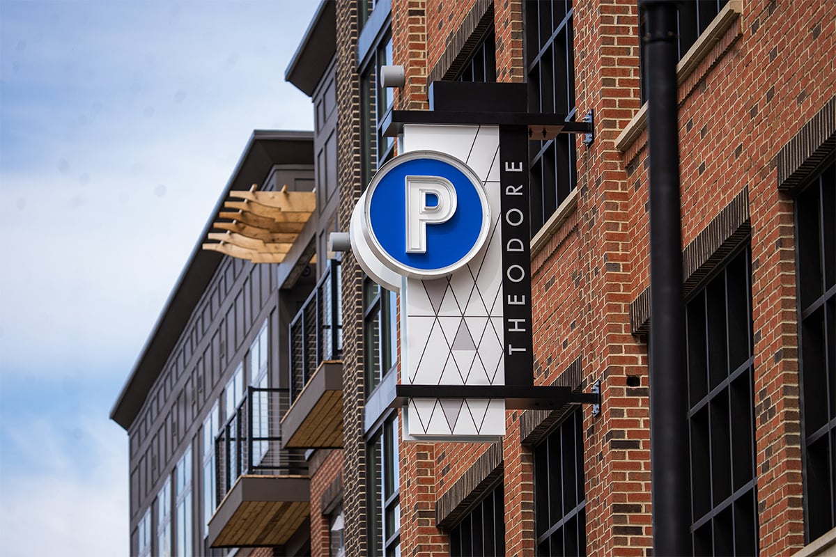 Arch-Signage_BridgePark_ParkingSign_008_E